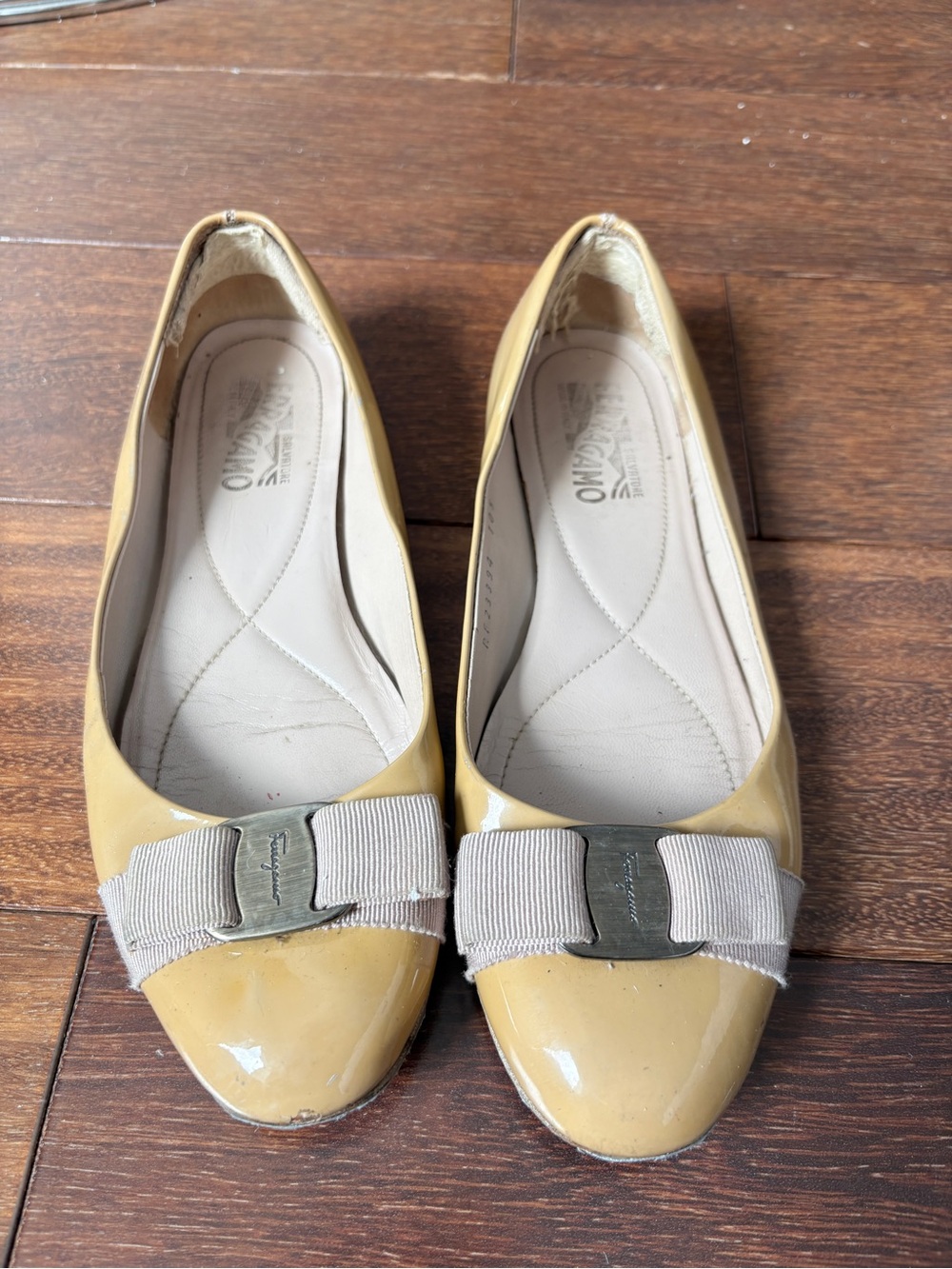 Salvatore Ferragamo Tan Patent Leather Bow Ballet Flats 7.3 - 37.5